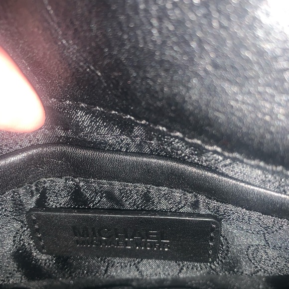 Michael Kors Logo crossbody. - Picture 6 of 6